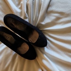 Y-Not black heels size 7